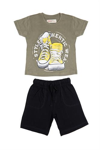 חליפת סניקרס