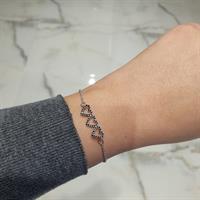 צמיד זהב בסגנון לבבות צמיד לבבות משובץ יהלומים שחורים