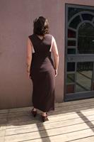 שמלה חומה אלגנטית ומעוצבת מידה L