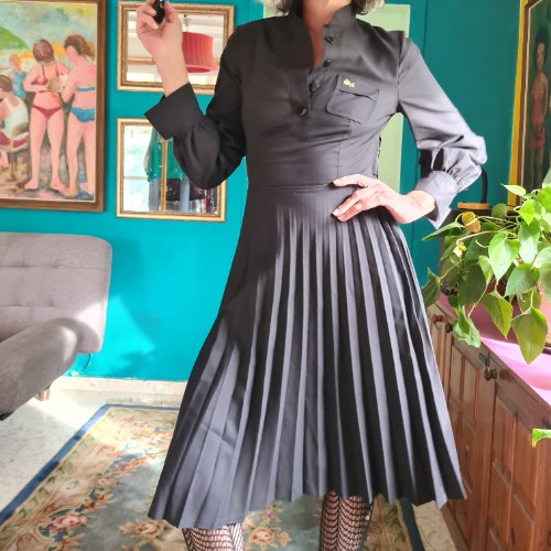 שמלה שחורה קלאסית פליסה M/L