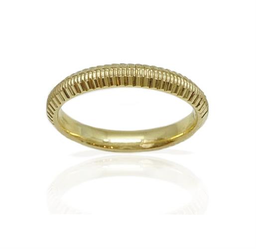 טבעת נישואין עדינה עם חריטות בזהב 14 קרט- דגם M194