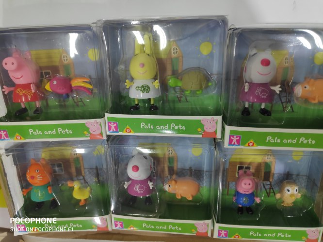 פאפא פיגי- מגוון דמויות