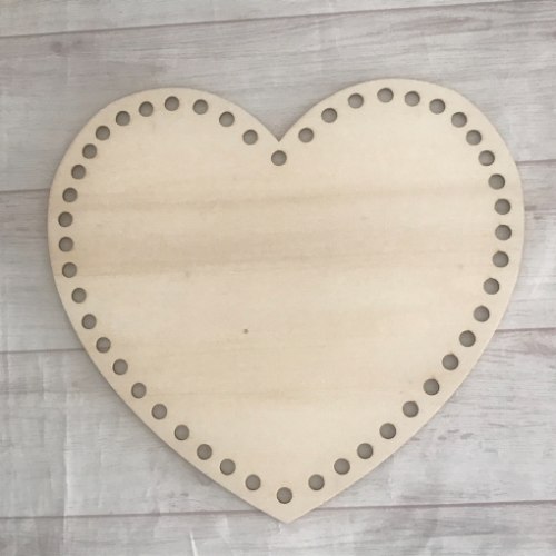 תחתית צורת לב לסריגת סלסלה בחוטי טריקו, בסיס לב גדול לסריגת סלסלה בטריקו, תחתיות עץ לסריגת סלסלות