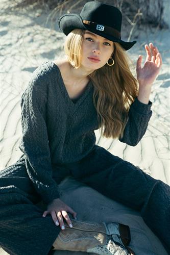 סווצרט היילי אפור