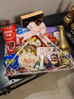 מארז שוקולד & יין בתוספת בלוק עץ