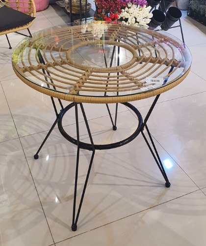 שולחן עשוי במבוק רגלים מתכת + פלטת זכוכית