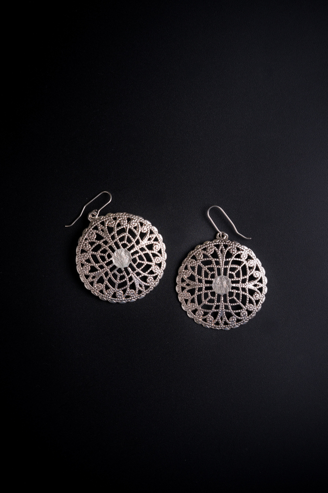 צמד עגילים עיגולי תחרה