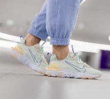 נשים | NIKE REACT VISION BARELY GREEN