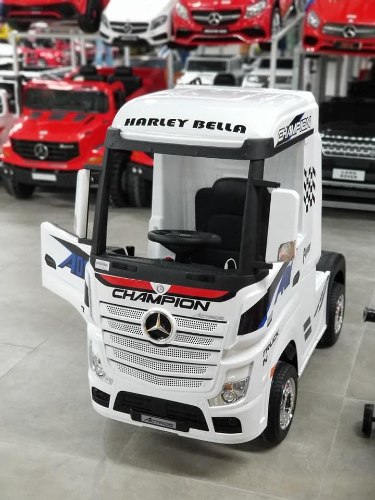 משאית מרצדס 24V עם רישיונות