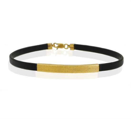 צמיד זהב עם חריטה וסיליקון