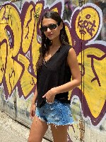 גופיית V גזורה סלאב