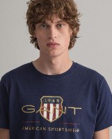 טי שרט GANT צבע נייבי לוגו