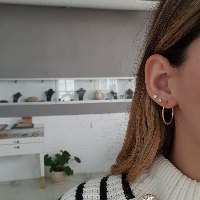 עגילי חישוק חלקים ומבריקים חישוקים בינוניים גמישים 2.5 סמ 14 קראט