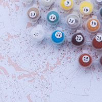 צביעה לפי מספרים - נערת בלונים על גדר