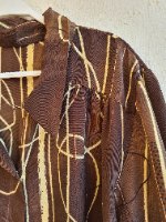 חולצה מכופתרת קווים ועיגולים XL