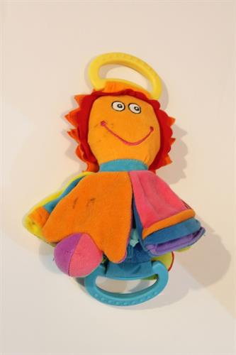 בובה פעילות חייכנית רכה לתינוקות. שכבות של בדים צבעוניים, נעימים ורכים הניתנים לפתיחה ככנף מעיל.