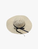 כובע רחב עם סרט