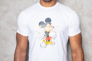 טי שרט  T - AKASHI LOGO צבע לבן מיקי מאוס