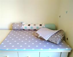 משטח החתלה לשידה+נחשושון אפור-תכלת