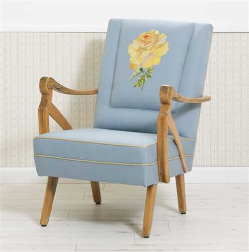 כורסאת סבתא עם ורד רקום