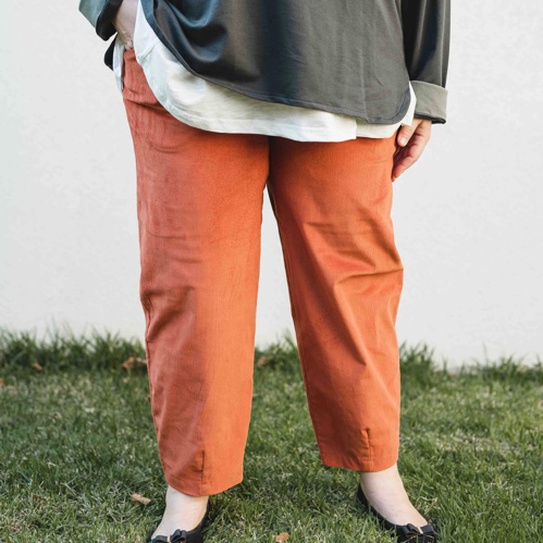 מכנסיים מדגם נור מבד קורדרוי בצבע חלודה - זוג אחרון במלאי במידה 17