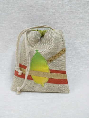 שקית מהודרת ומרופדת לנשיאת לאתרוג דגם לביא