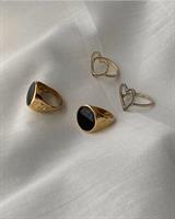 טבעת לב יהלומים שחורים זהב 14K