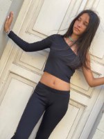 חליפת מכנס וטופ כתף אחת שחור