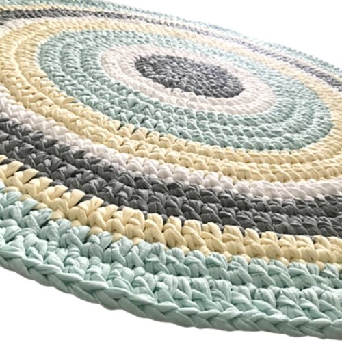 שטיח לחדר הילדים סרוג בגווני פסטל רכים של מנטה, צהוב בייבי רך ואפור