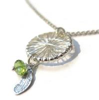 שרשרת תליון לוכד חלומות בשילוב חוטים דגם ויסטריה