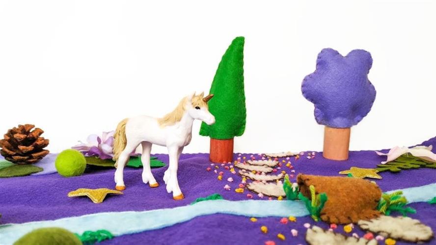 משטח משחק דו צדדי - חד קרן באביב