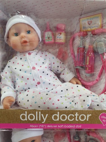 בובה עם אביזרי רופא