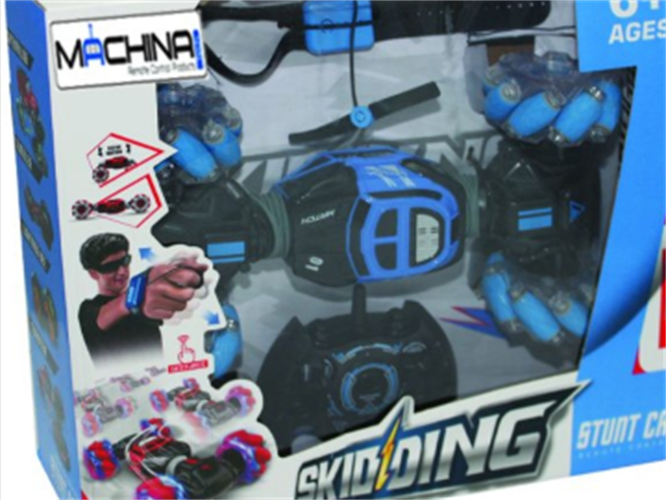 מכונית פעלולים עם צמיד