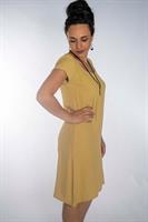 שמלה עם שרוול ומחשוף