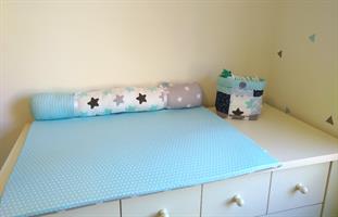 משטח החתלה לשידה+נחשושון אפור-תכלת