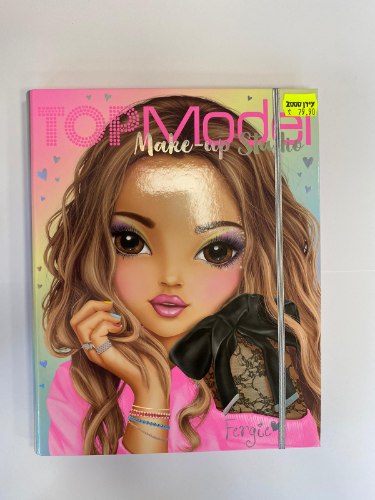 טופ מודל איפור