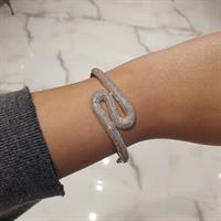 צמיד קשיח לאשה מעוצב משובץ זרקונים