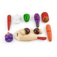 ויגה- ירקות חתוכים עם סכין וקרש חיתוך