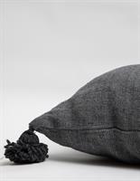 כרית פונפונים