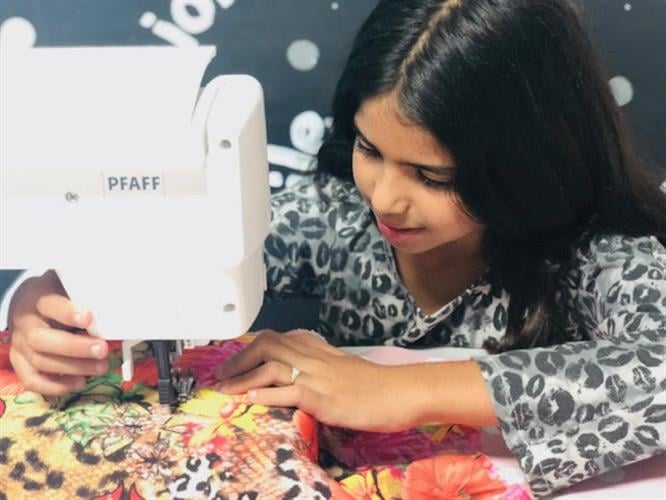 שיעור פרטי בעיצוב ותפירה