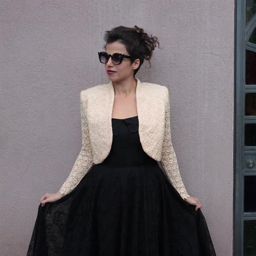 עליונית תחרה מהודרת בצבע שמנת  מידה S/M