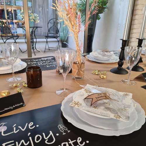 ערכה לעיצוב שולחן החג שחור - כולל סכו"ם