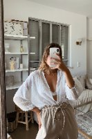 עליונית קייט שיפון קשירה לבנה