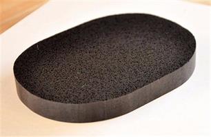 ספוג רחב שחור לניקוי הגוף