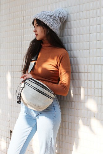 תיק פאוץ מנוחש דאבל לבן