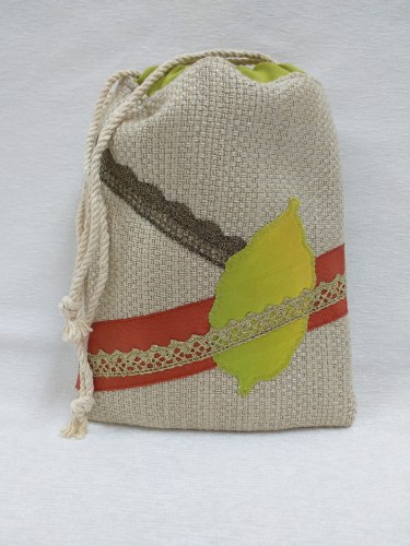 שקית לאתרוג מבד בעבודת יד,  לנשיאה נוחה לבית הכנסת - דגם שריה