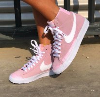 נעלי נשים NIKE BLAZER MID 77 VINTAGE צבע ורוד