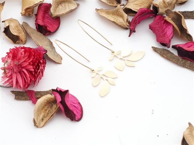 עגיל ארוך עלים