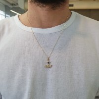 שרשרת עוגן לגבר עשויה בזהב 14 קרט בשילוב ספיר כחולה