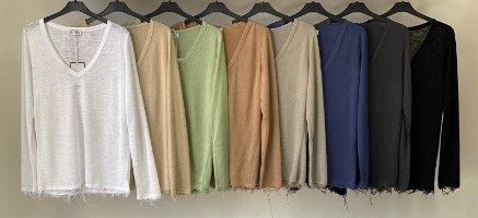 V גזור שרוול ארוך